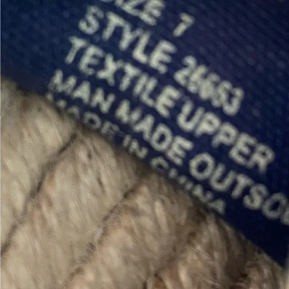 Lilly Pulitzer Lia Espadrilles in true Navy with gold sea horse  size 7 - Picture 12 of 13